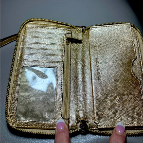 MICHAEL Michel Kors Golden Zip Wristlet Wallet - EUC - 5 Slots, 2 Pockets - Picture 4 of 7